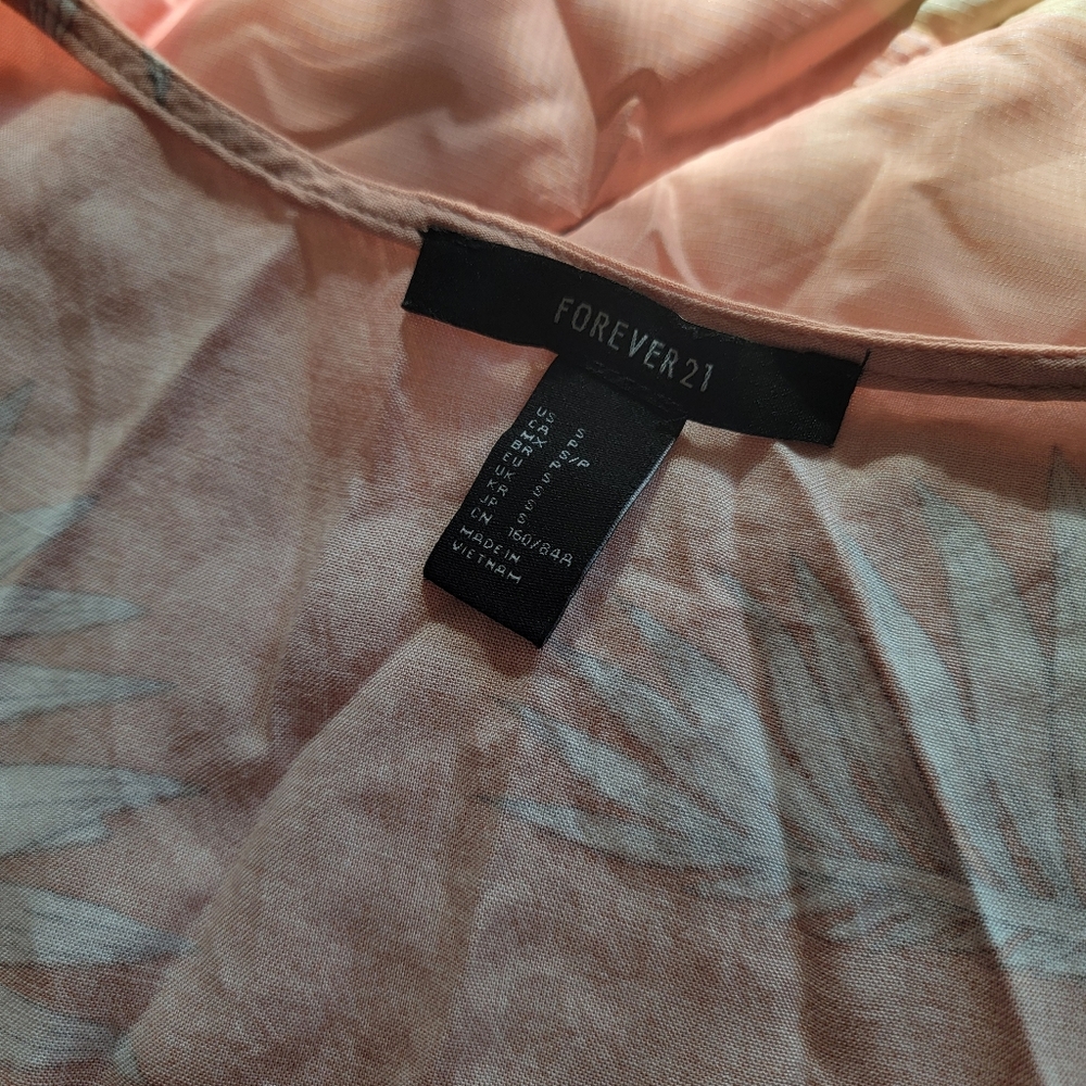Chic Blush Leaf Pattern Rompers - Picture 4 of 4